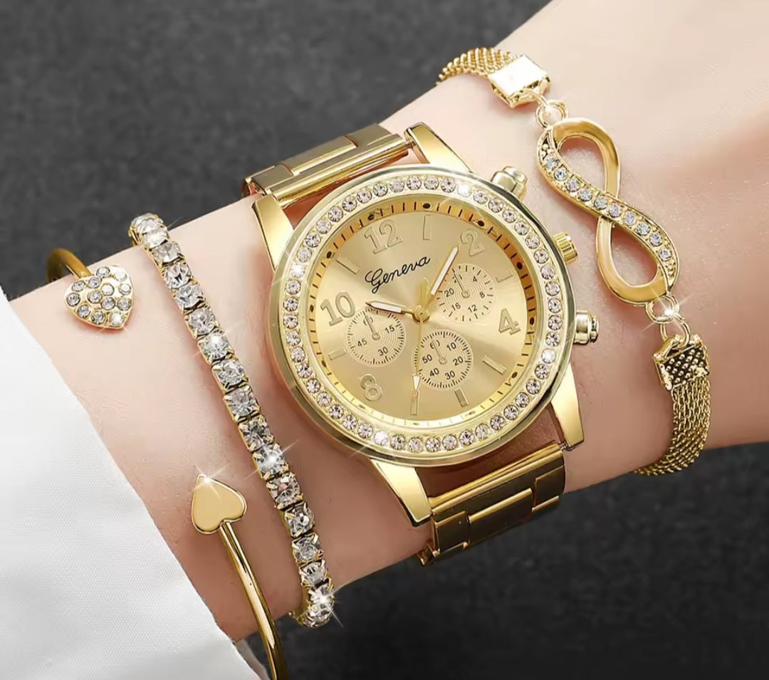 4 PCS Ladies Quartz Watch And Bracelets Set Rhinestone Luxury